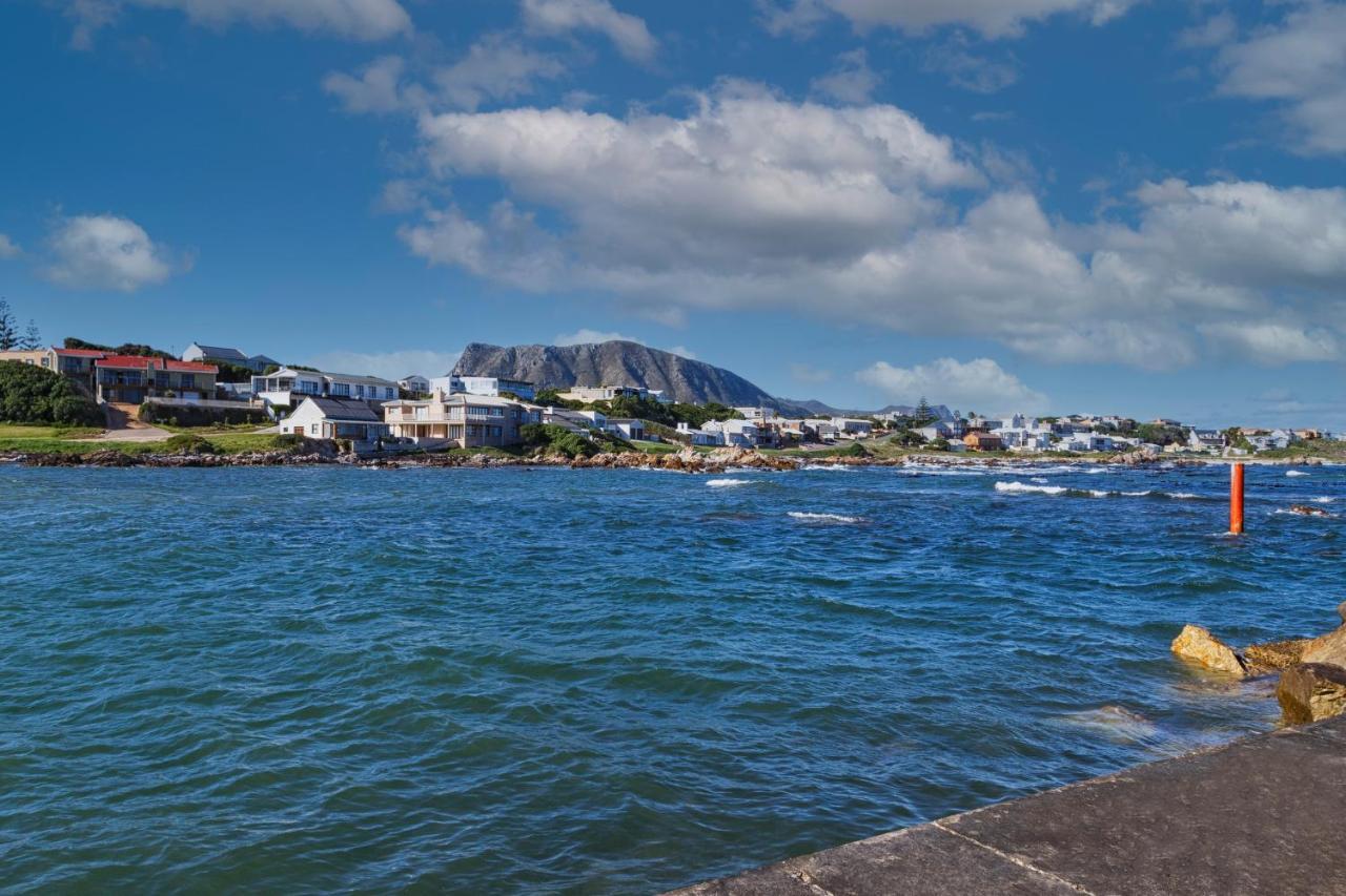 Aire Del Mar Guest House Kleinbaai Екстериор снимка