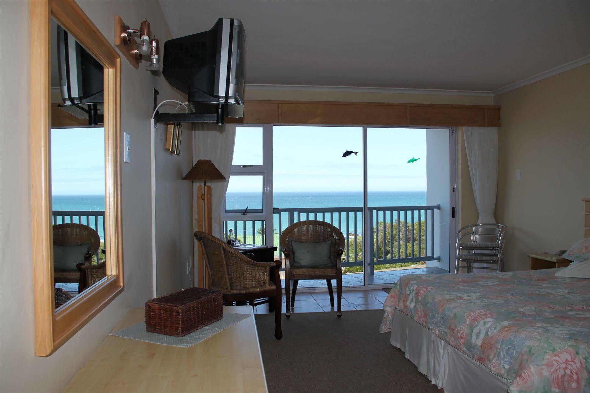 Aire Del Mar Guest House Kleinbaai Екстериор снимка