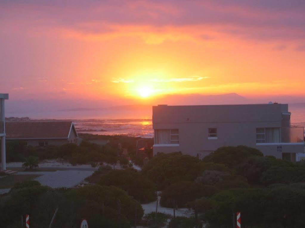 Aire Del Mar Guest House Kleinbaai Екстериор снимка