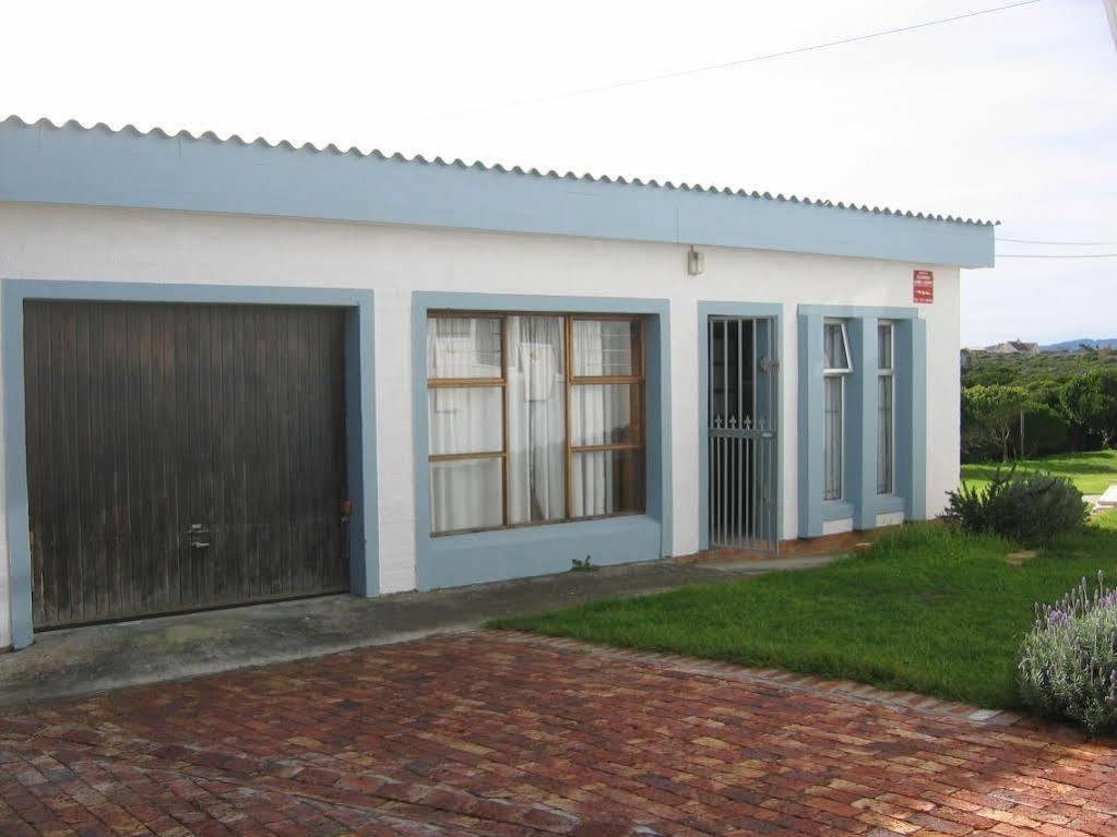 Aire Del Mar Guest House Kleinbaai Екстериор снимка